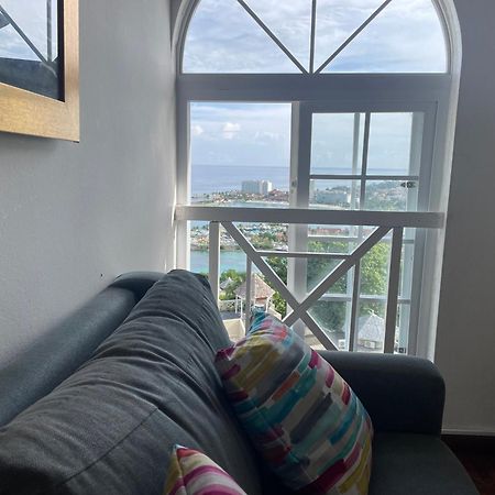 Oceanbreeze Jamaica Penthouse, 7-Minute Walk To Beach أوشو ريوس المظهر الخارجي الصورة