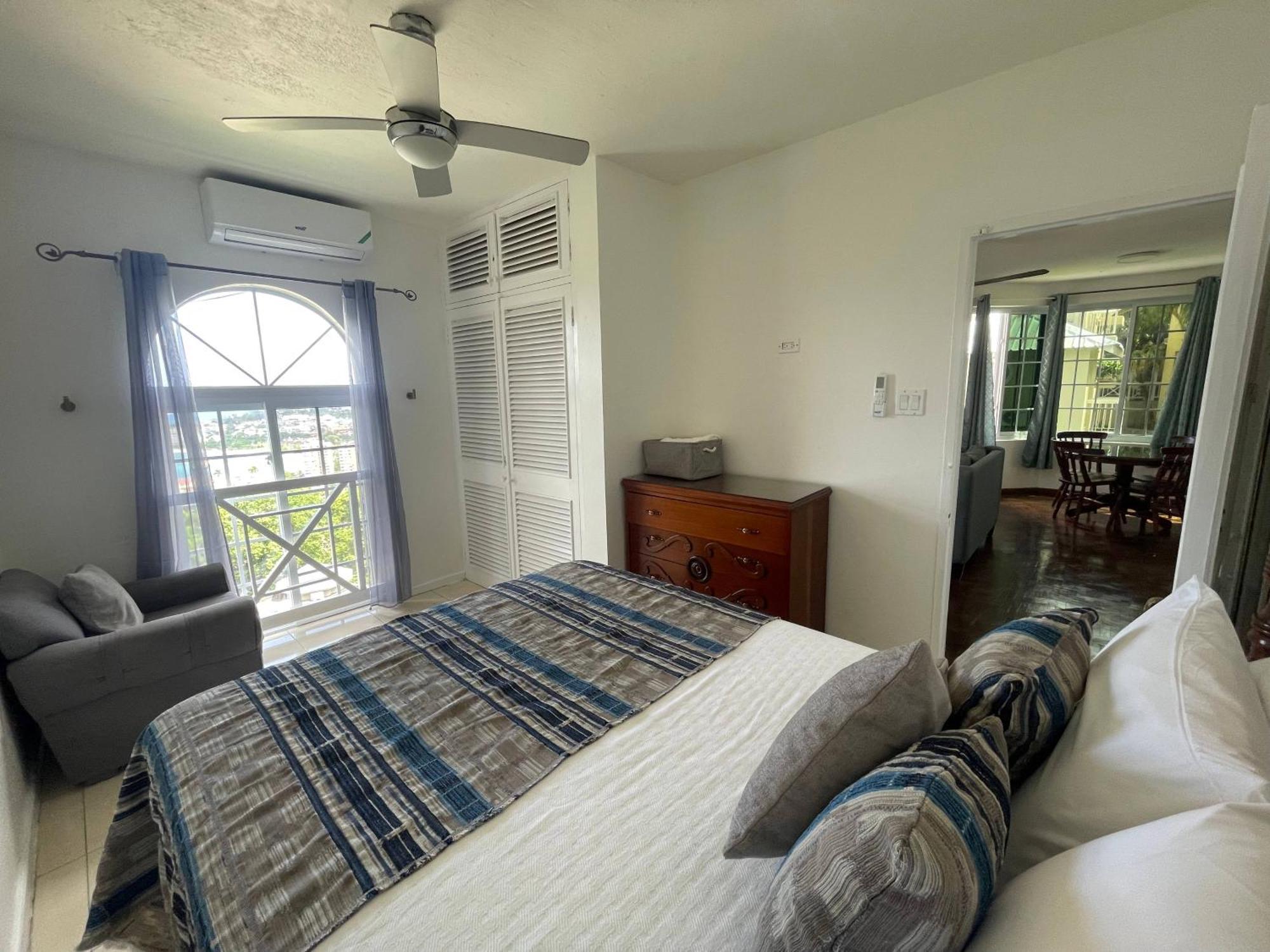 Oceanbreeze Jamaica Penthouse, 7-Minute Walk To Beach أوشو ريوس المظهر الخارجي الصورة