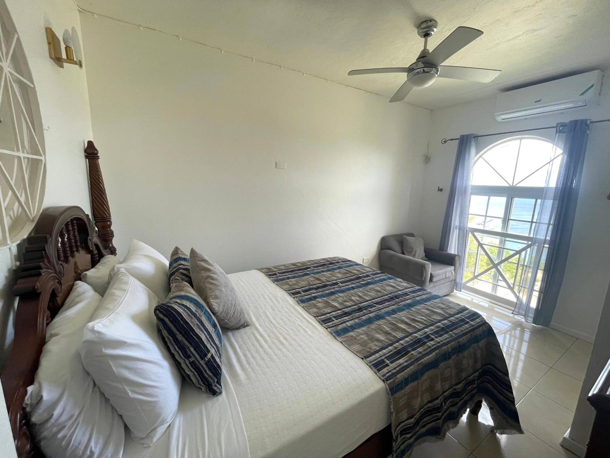 Oceanbreeze Jamaica Penthouse, 7-Minute Walk To Beach أوشو ريوس المظهر الخارجي الصورة