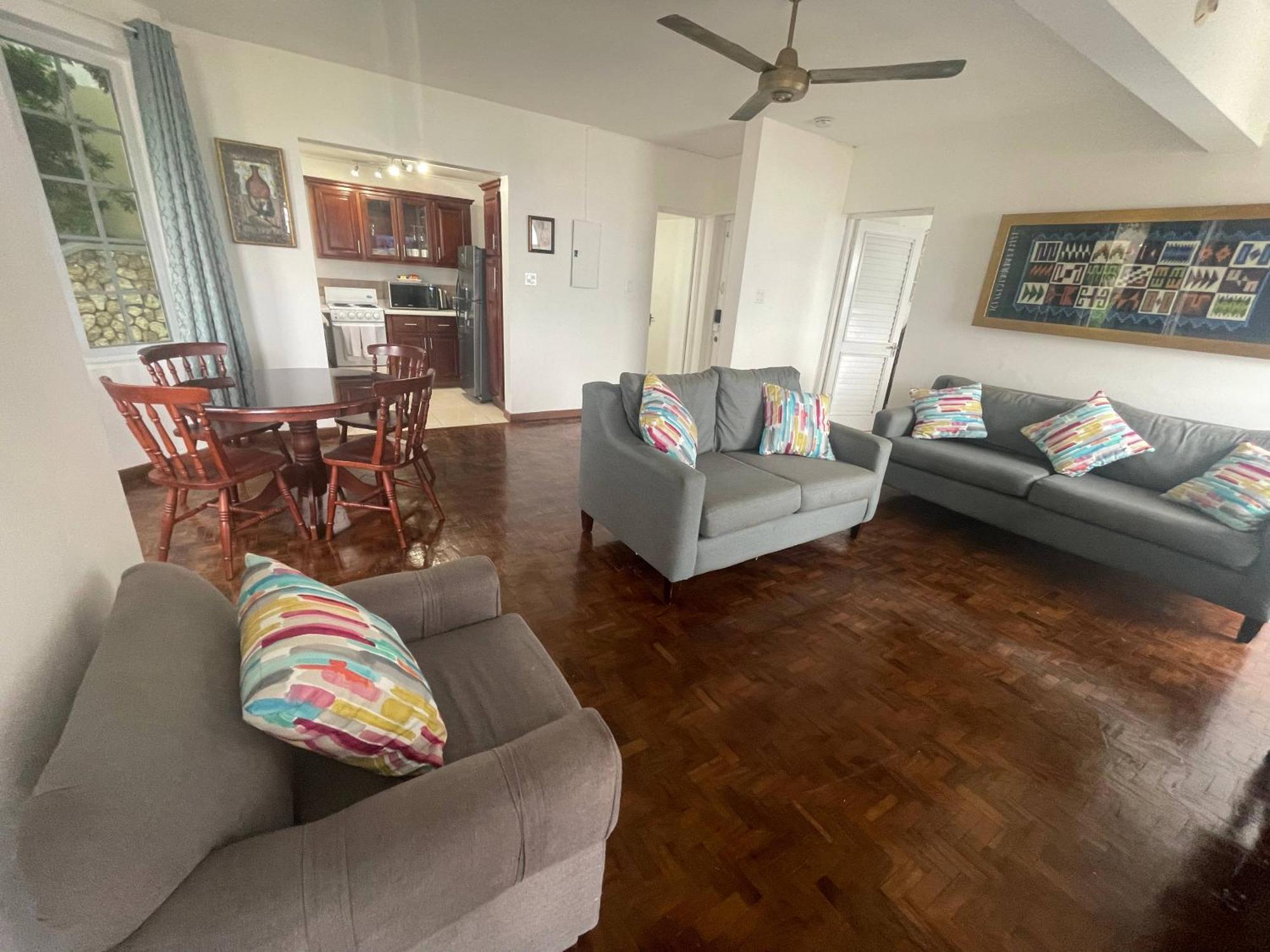 Oceanbreeze Jamaica Penthouse, 7-Minute Walk To Beach أوشو ريوس المظهر الخارجي الصورة