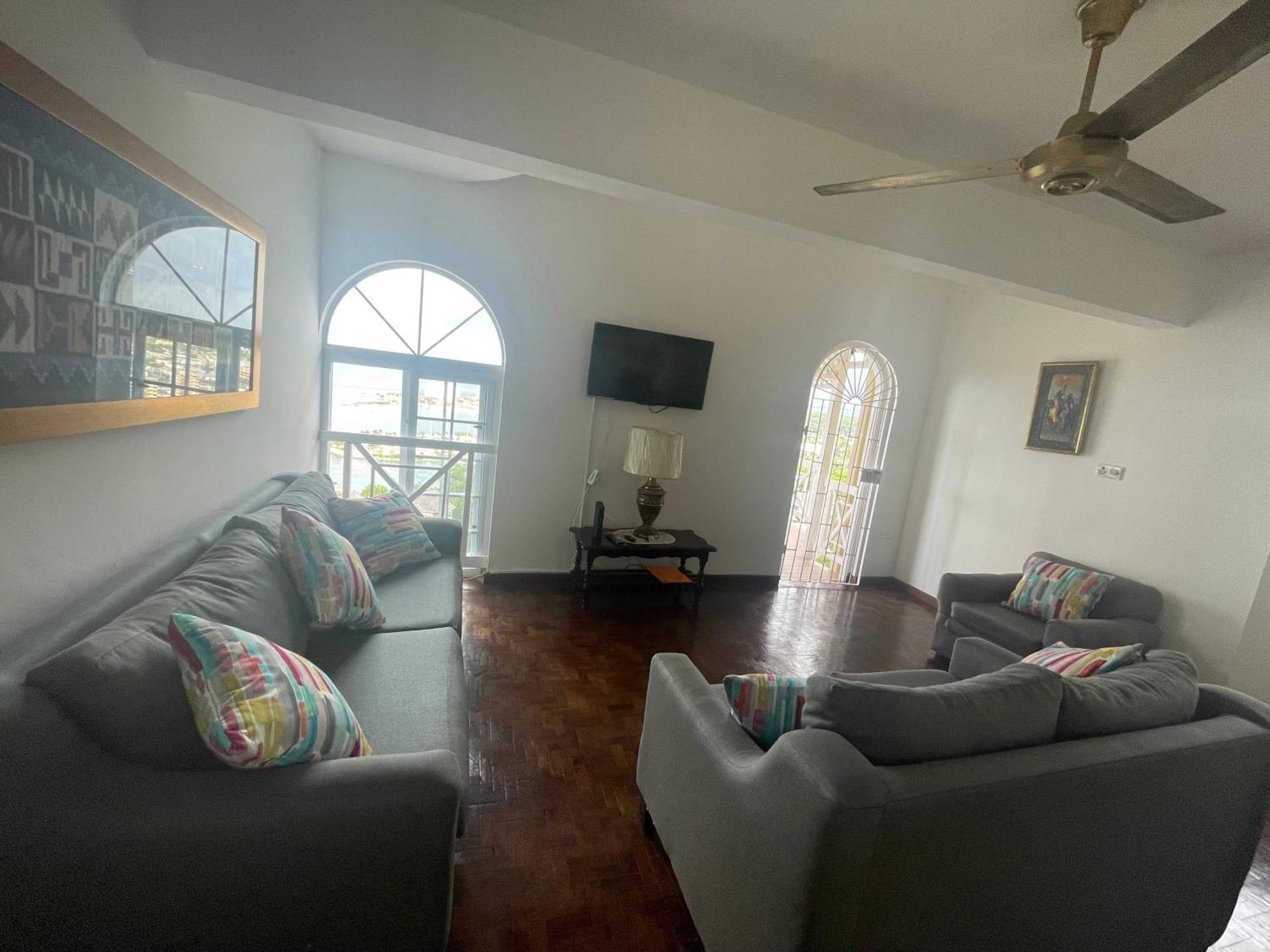 Oceanbreeze Jamaica Penthouse, 7-Minute Walk To Beach أوشو ريوس المظهر الخارجي الصورة